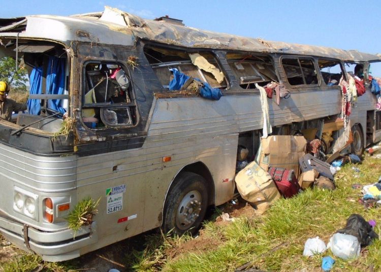 Acidente ocorreu próximo ao local de outro acidente, que causou a morte de Cristiano Araújo (Foto: Reprodução)