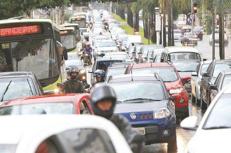 Congestionamento é uma constante em Goiânia (Foto: Reprodução)