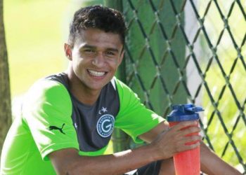 Atacante perdeu vaga no time titular (Foto: Divulgação site Goiás)