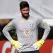 Alisson assumiu titularidade do gol da seleção