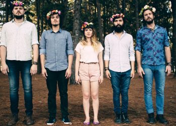 O primeiro disco da banda foi viabilizado por meio de crowdfunding (arredação de fãs via internet / Foto: Divulgação