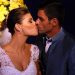 Franciele e Diego se beijam durante a festa