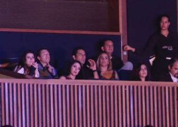 Wanessa e o marido discutem durante show