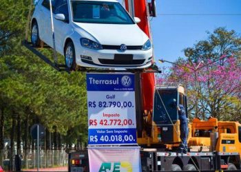 Golf serviu de exemplo dos valores absurdos que são praticados em nossa carga tributária em ação no dia 14/09/15 (Foto: AJE/Divulgação)
