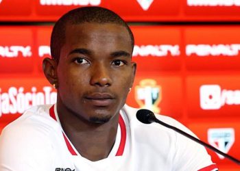 Thiago Mendes ainda é dono de 20% dos seus direitos