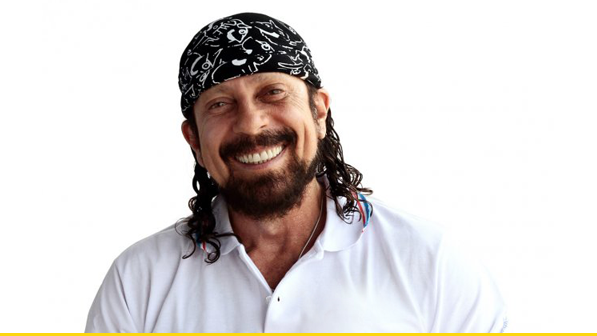 Cantor terá que mudar letra por causa de racismo