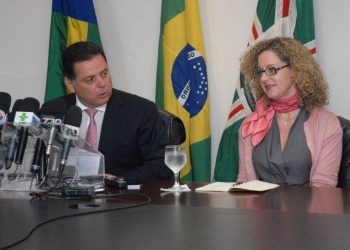 Ou Marconi radicaliza de fato, sem subterfúgios, ou será obrigado a entregar a cabeça da secretária ao Fórum Empresarial numa bandeja / Foto: Ângela Scalon