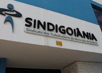 Nenhum funcionário do sindicato pode entrar para trabalhar hoje (Foto: jornal Opção)