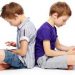 Coluna é prejudicada pela posição de uso de dispositivos móveis (Foto: Reprodução)