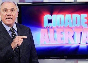 Marcelo Rezende mostra crimes e instiga violência em programa policial diário (Foto: Reprodução)