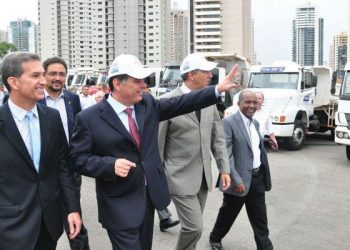 Marconi aproveitou a momento para assinar, também, um decreto que instituiu o Comitê Estadual de Mobilização Social contra o Aedes Aegypti