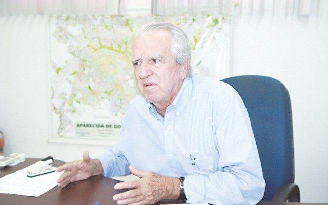 Mário faz questão de explicar que, apesar do sobrenome, não tem parentesco com o atual prefeito da cidade, Maguito Vilela