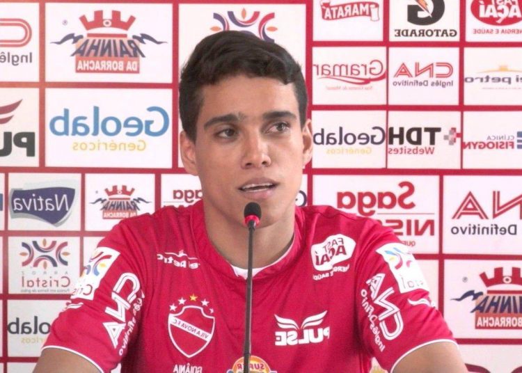 Wendell Lira pretende ficar no Vila Nova pelo menos até o meio do ano (Foto: Reprodução)