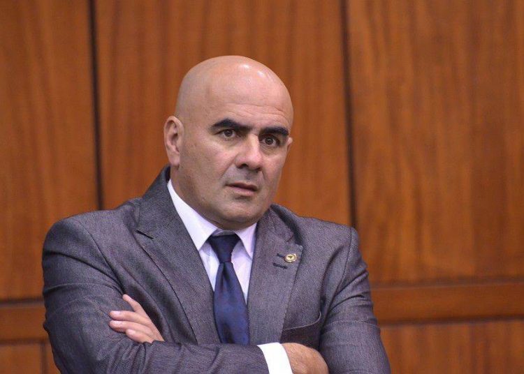 O deputado Paulo Cezar entrou em uma discussão na noite da última quarta-feira, 27, com o presidente da Juventude estadual e nacional do PMDB, Pablo Rezende