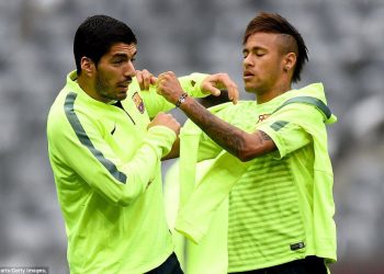 Confronto entre Brasil e Uruguai preocupa espanhois devido à possível exposição de Suárez e Neymar ao zika vírus (Foto: Reprodução)