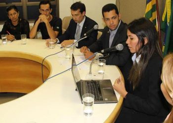 Vereador Thiago Albernaz (PSDB) participa de audiência sobre falta de vagas em CMEIs (Foto: Divulgação)