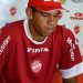Róbston ficou muito abalado depois da derrota no clássico (Foto: João Paulo Di Medeiros / site oficial do Vila Nova-GO)