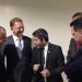 Antes do início da posse da nova diretoria da Asmego, os políticos de partidos antagônicos no Estado interagiam em momento de descontração (Foto: Redes Sociais/Whats App)