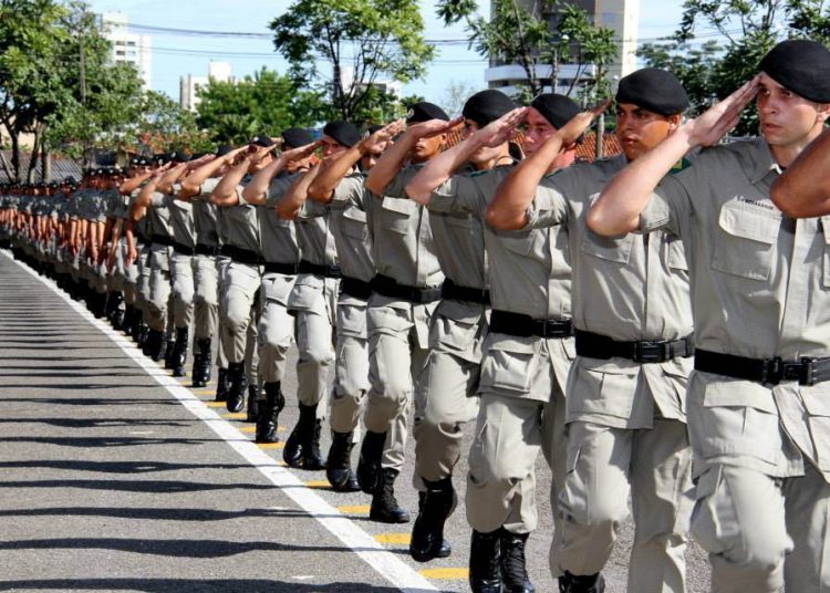 Candidatos deverão ter nível superior e receberão salário de R$ 1,5 mil (Foto: Reprodução)