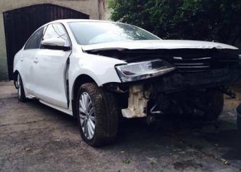 Volkswagen Jetta danificado foi recuperado pela PM (Foto: Ilustrativa)
