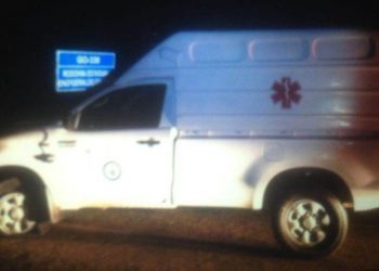 Ambulância foi furtada por homem em fuga (Foto: Reprodução)