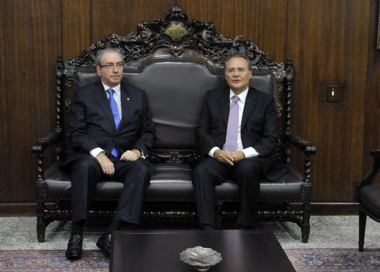 Presidente da Câmara Eduardo Cunha (PMDB-RJ) reunido com o presidente do Senado Renan Calheiros (PMDB-AL) para a entrega do processo de impeachment da Presidente Dilma Rousseff (Foto: 
Luis Macedo / Câmara dos Deputados)
