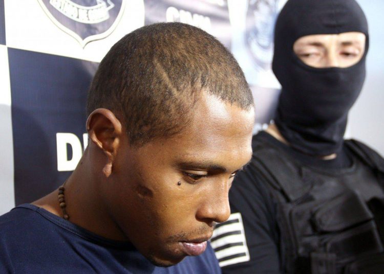 Denes, que vive em situação de rua, está detido com mandado de prisão temporária e pode cumprir pena de 12 a 30 anos pelo crime de homicídio qualificado / Foto: Jota Eurípedes