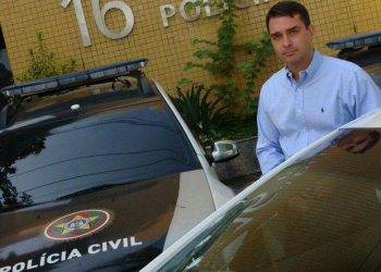 Flávio Bolsonaro registrou ocorrência após reagir a assalto (Foto: Reprodução)