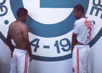 Luizão e Bruno em post que gerou polêmica (Foto: Reprodução/Facebook)