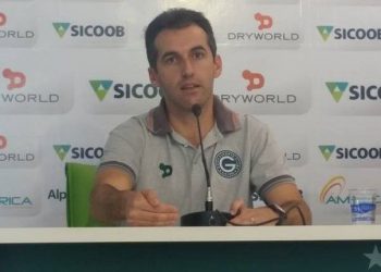 Leo Condé, técnico do Goiás