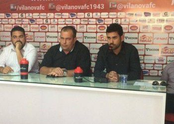 Paulo Henrique Pinheiro, Alexandre Dantas, Marcus Lorenzo, Muller Meira e Murilo Reis anunciaram renúncia do Vila Nova no início da semana (Foto: Reprodução)