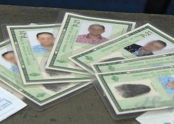 Na casa do suspeito foram encontradas várias identidades falsas | Foto: Reprodução / TV Anhanguera