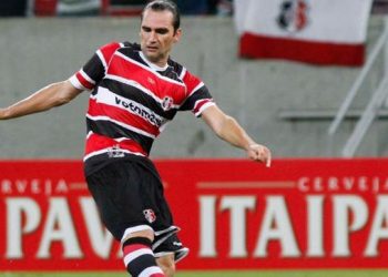 Léo Gamalho é o novo reforço para o ataque esmeraldino (Foto: Reprodução)