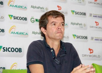 Felipe Ximenes teve demissão oficializada (Foto: Divulgação/Goiás EC)
