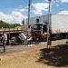 Acidente deixou uma vítima fatal em carro prensado entre caminhões (Foto: Andre Junio)