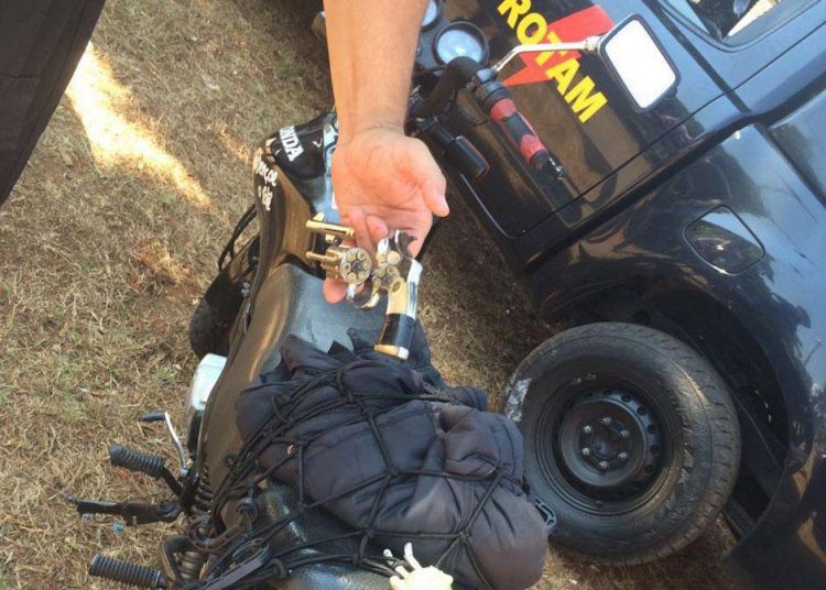 Bandido foi morto com uma arma|Foto: Divulgação/ROTAM