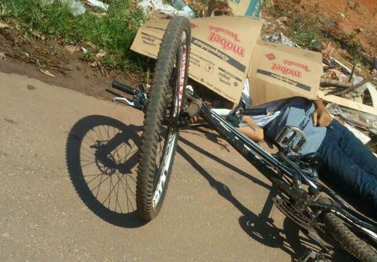 Assaltantes não levaram a bicicleta (Foto: Divulgação/PM)