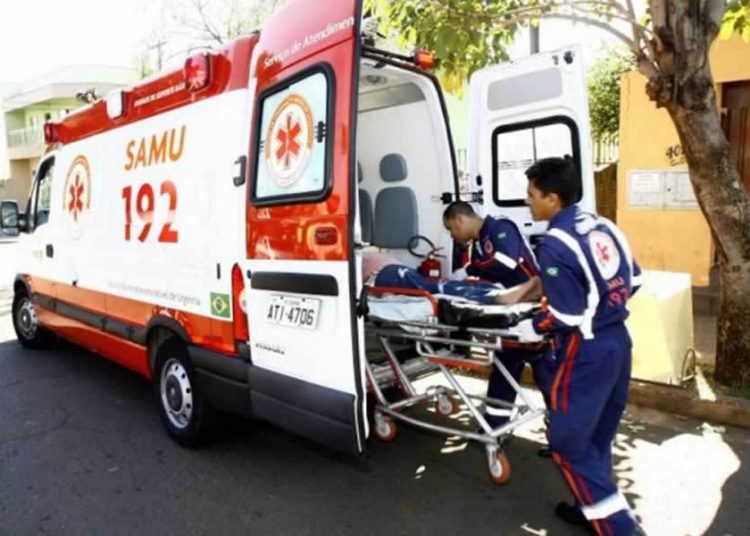 Idoso é conduzido pelo SAMU ao HUGO |Foto: Divulgação/Internet