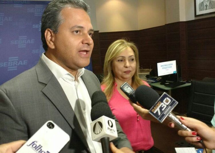 Diretor superintendente do Sebrae Goiás, Igor Montenegro, e gerente de relacionamento do CDL Goiânia, Dina Marta Correia Batista (Foto: Guilherme Coelho)