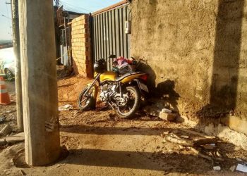 Adolescente infrator morre ao colidir moto em um poste| Foto: Divulgação/Polícia Civil