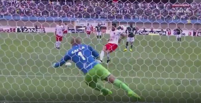 Frontini amplia o placar no Serra pro Vila Nova