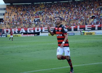 Atlético vence com gols de Luiz Fernando