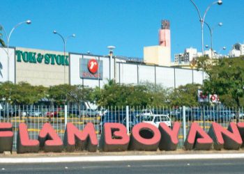 Mulher foi baleada no estacionamento do Shopping Flamboyant | Foto: Reprodução