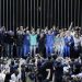 Manifestantes invadem o plenário da Câmara dos Deputados em Brasília