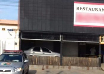 Homem confessou que matou vítima a pedradas na porta de restaurante| Foto: Divulgação/Polícia Militar