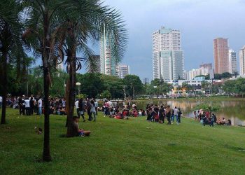 Vaca Brava foi tomado por jovens que consumiam drogas e bebida no feriado | Foto: Folha Z