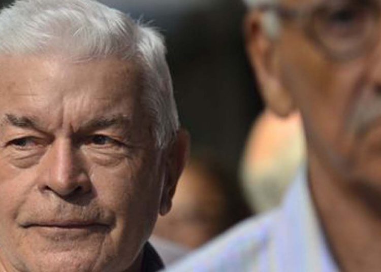 Trabalhador terá de contribuir por 49 anos para receber aposentadoria integral| Foto: Divulgação