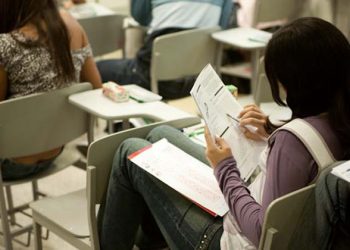 Estudante hostilizado por diretor em Planaltina de Goiás