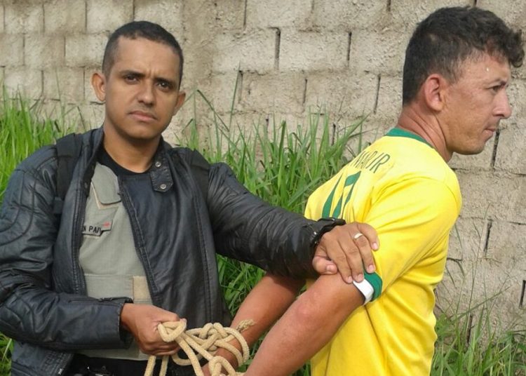 O policial monitorava o suspeito após denúncia de vítimas| Foto: Reprodução/Polícia Militar