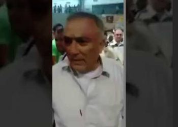 Deputado federal Genecias Noronha é chamado de "traíara" por manifestantes| Foto: Divulgação/Youtube
